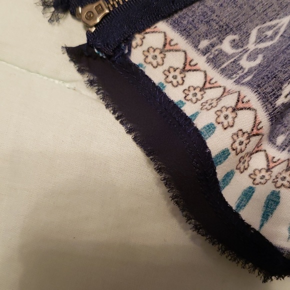 Torrid Sz 2 dress short sleeve tulip style bottom - Picture 5 of 7